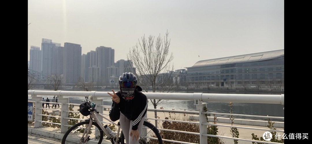 开车通勤1小时于是选择骑行：2000块钱的公路自行车选购经验与骑行建议